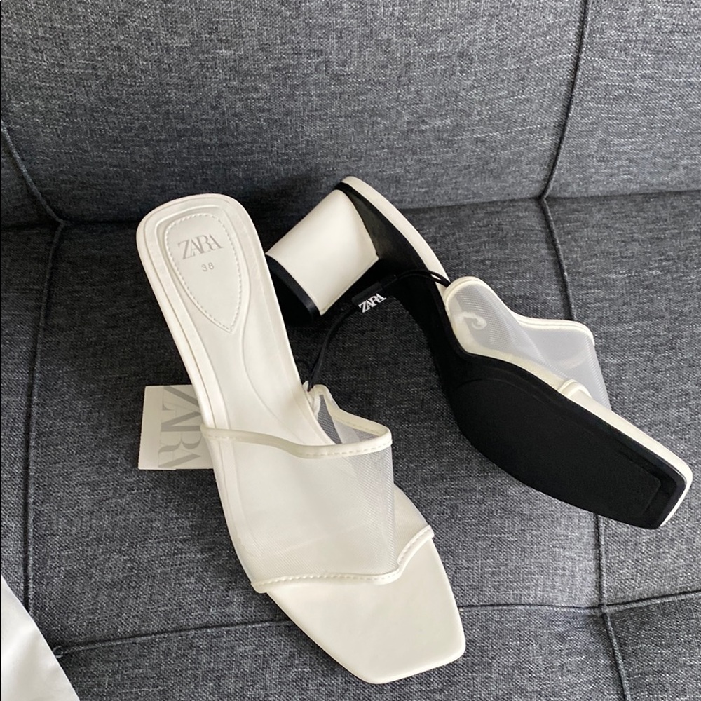 Zara Women's White and Black Heeled Sandals
